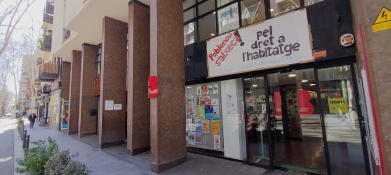POBLENOU S'AIXECA