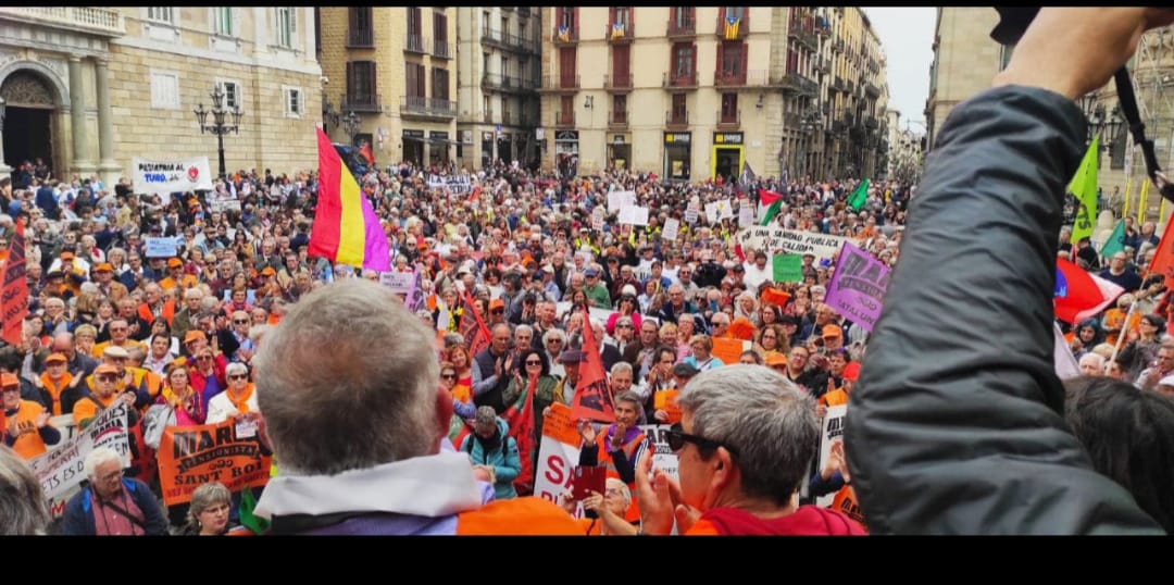 Manifestació a la Pça Sant Jaume